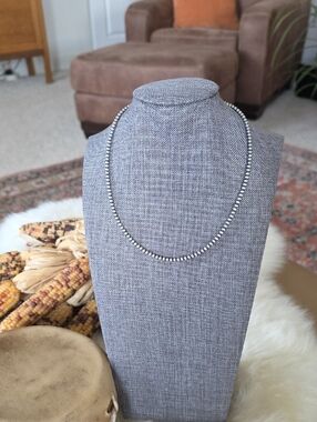 Beautiful NWOT Native American Navajo 16" 3mm Sterling Bead Pearl Necklace 🩶🎁